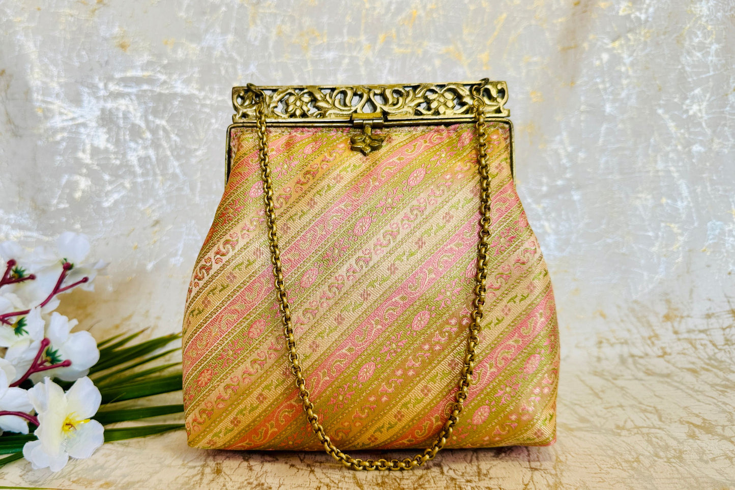 Banarasi Elegance Sanduk Vintage