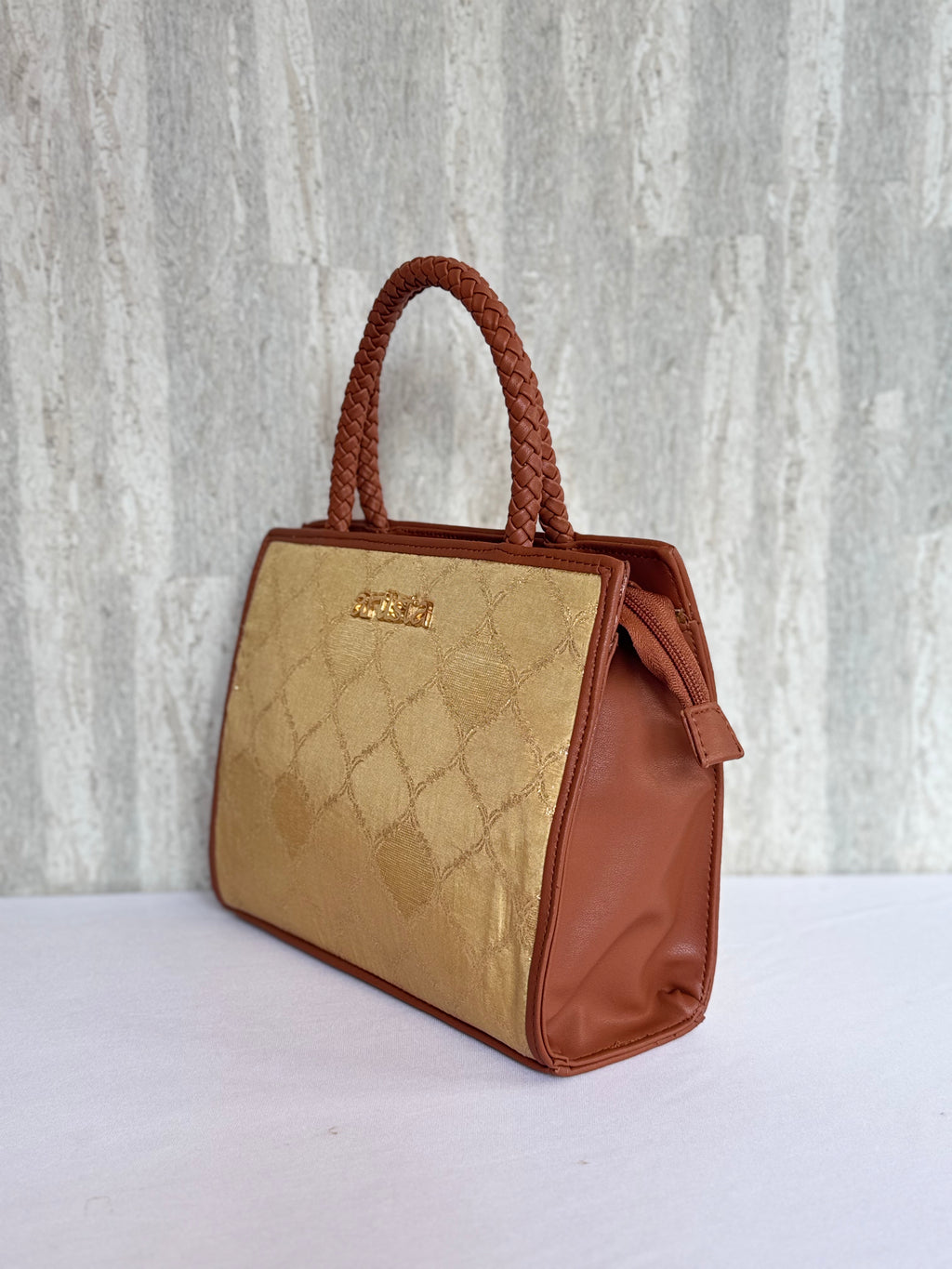 Artista Gold Grid Box Tote