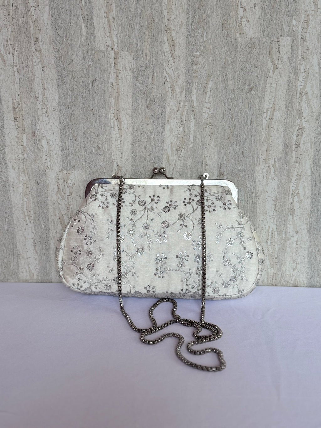 White Beauty Vintage Clutch