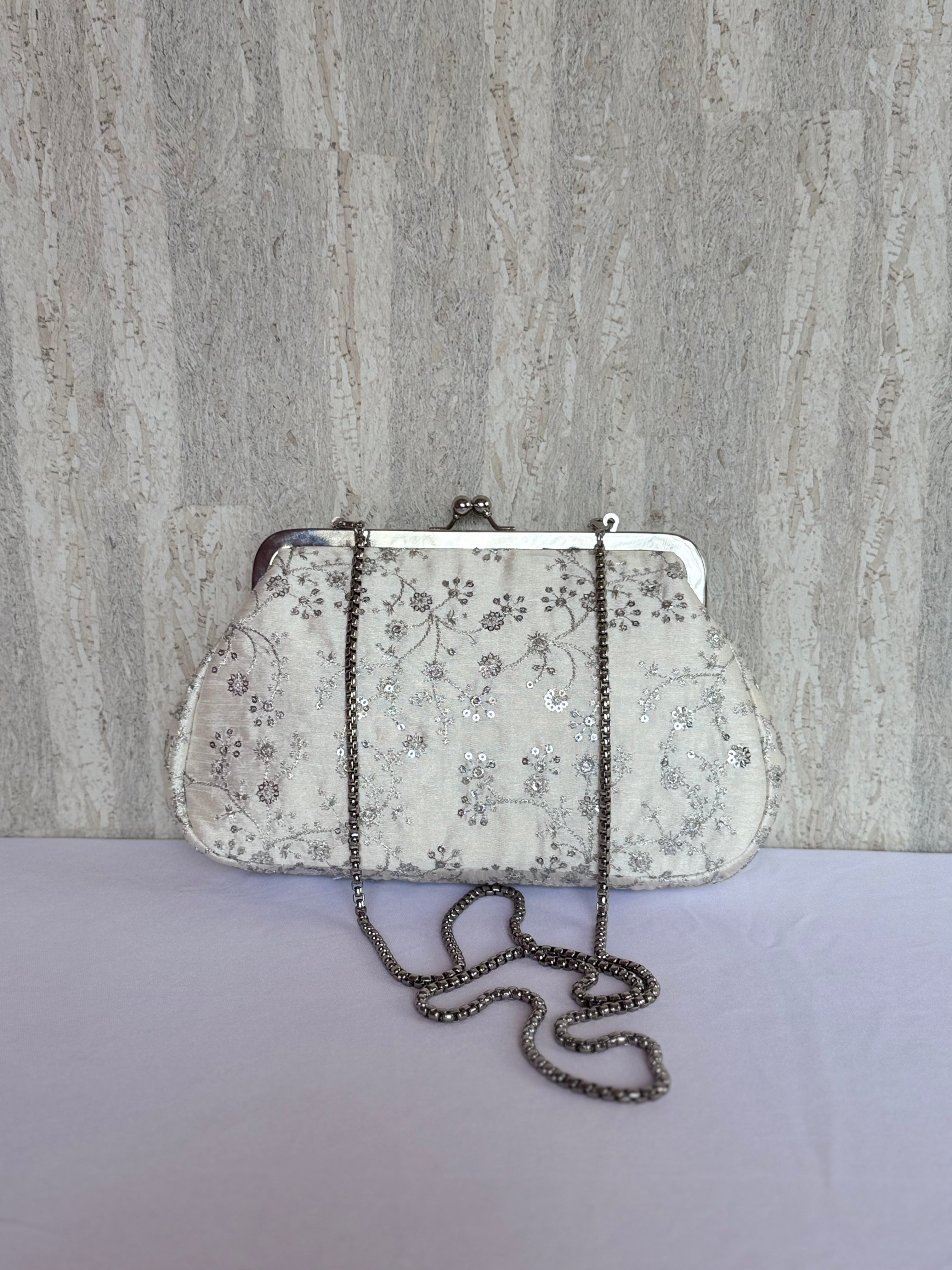 White Beauty Vintage Clutch