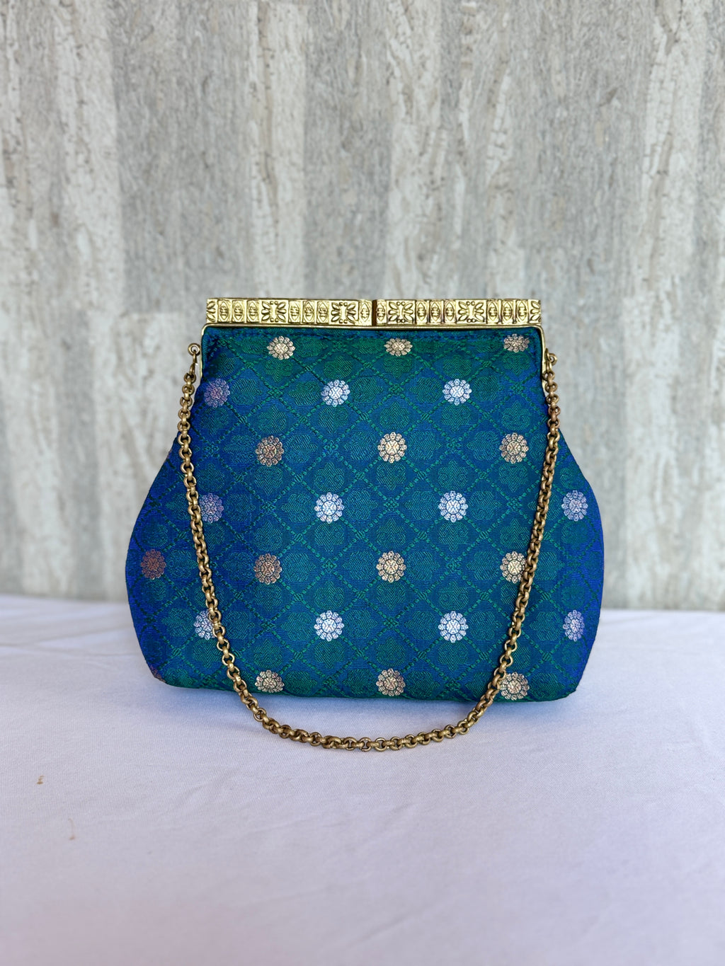 The Royal Darbari Clutch