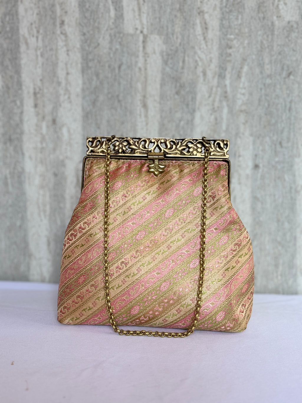 Banarasi Elegance Sanduk Vintage