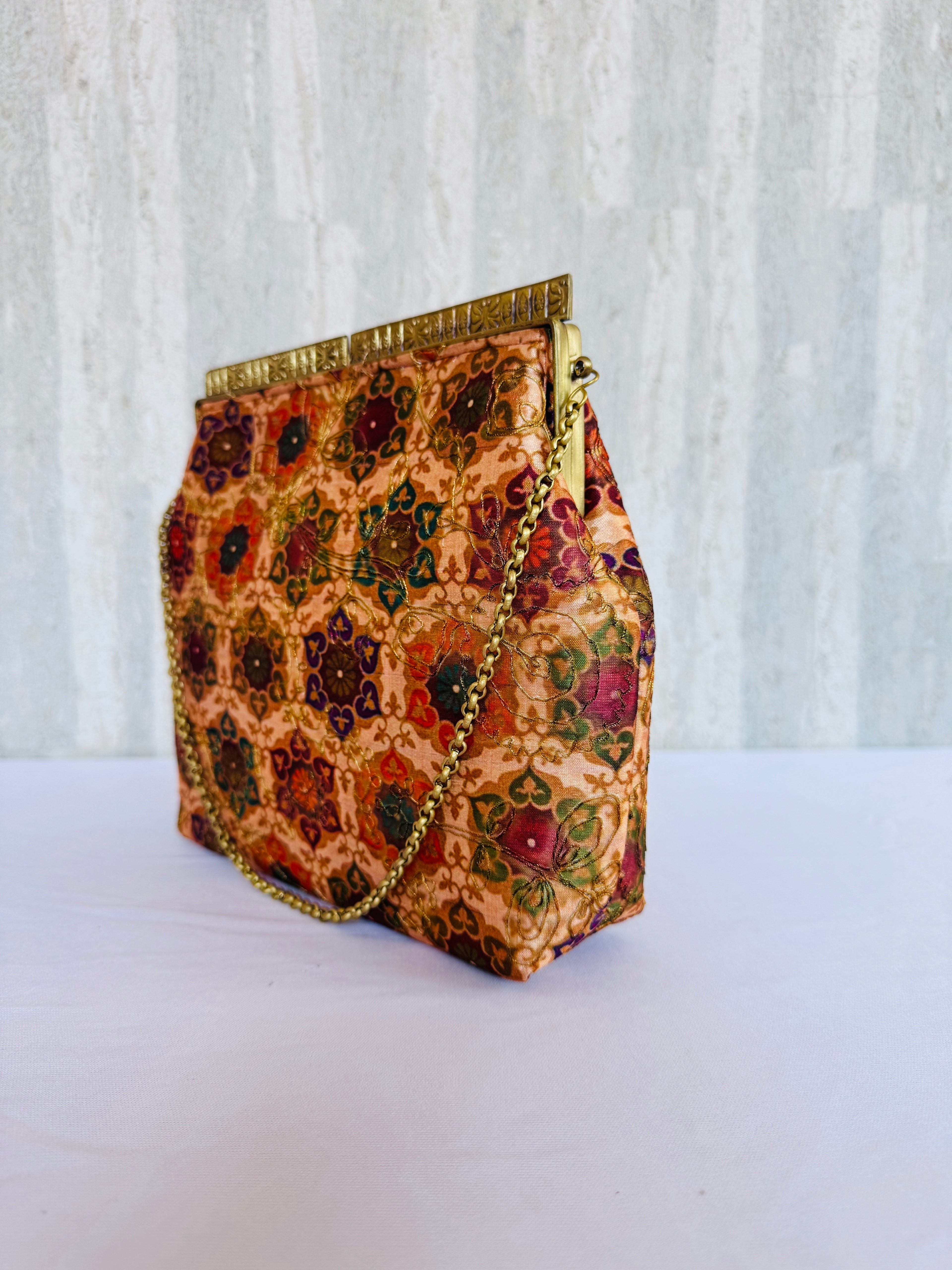 HexaChic Elegance Vintage Clutch
