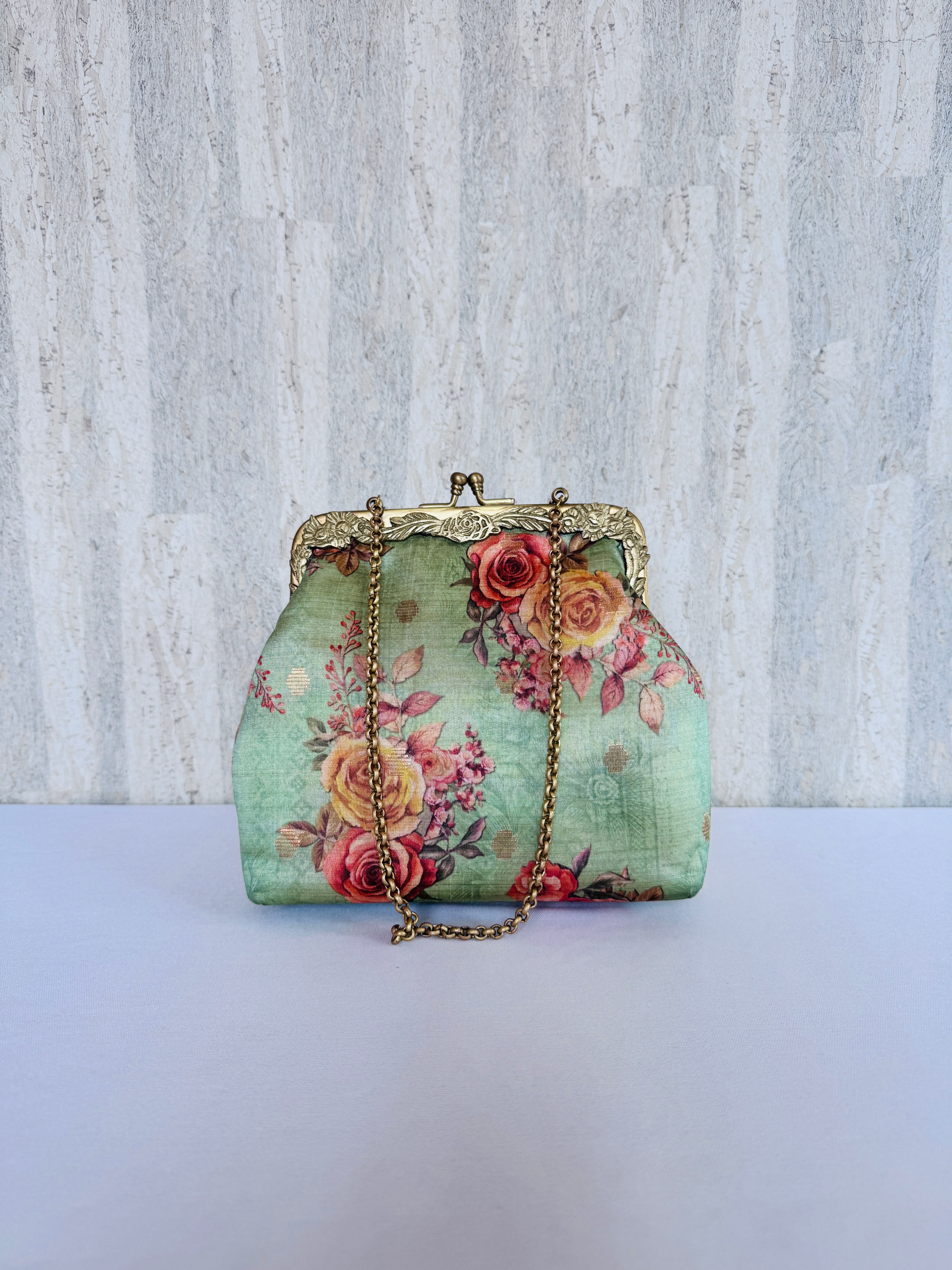 Rose Allure Pista Vintage Clutch