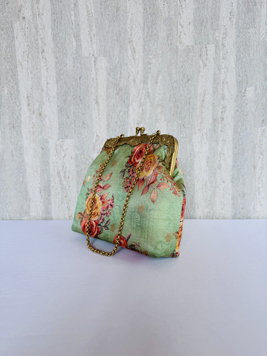 Rose Allure Pista Vintage Clutch