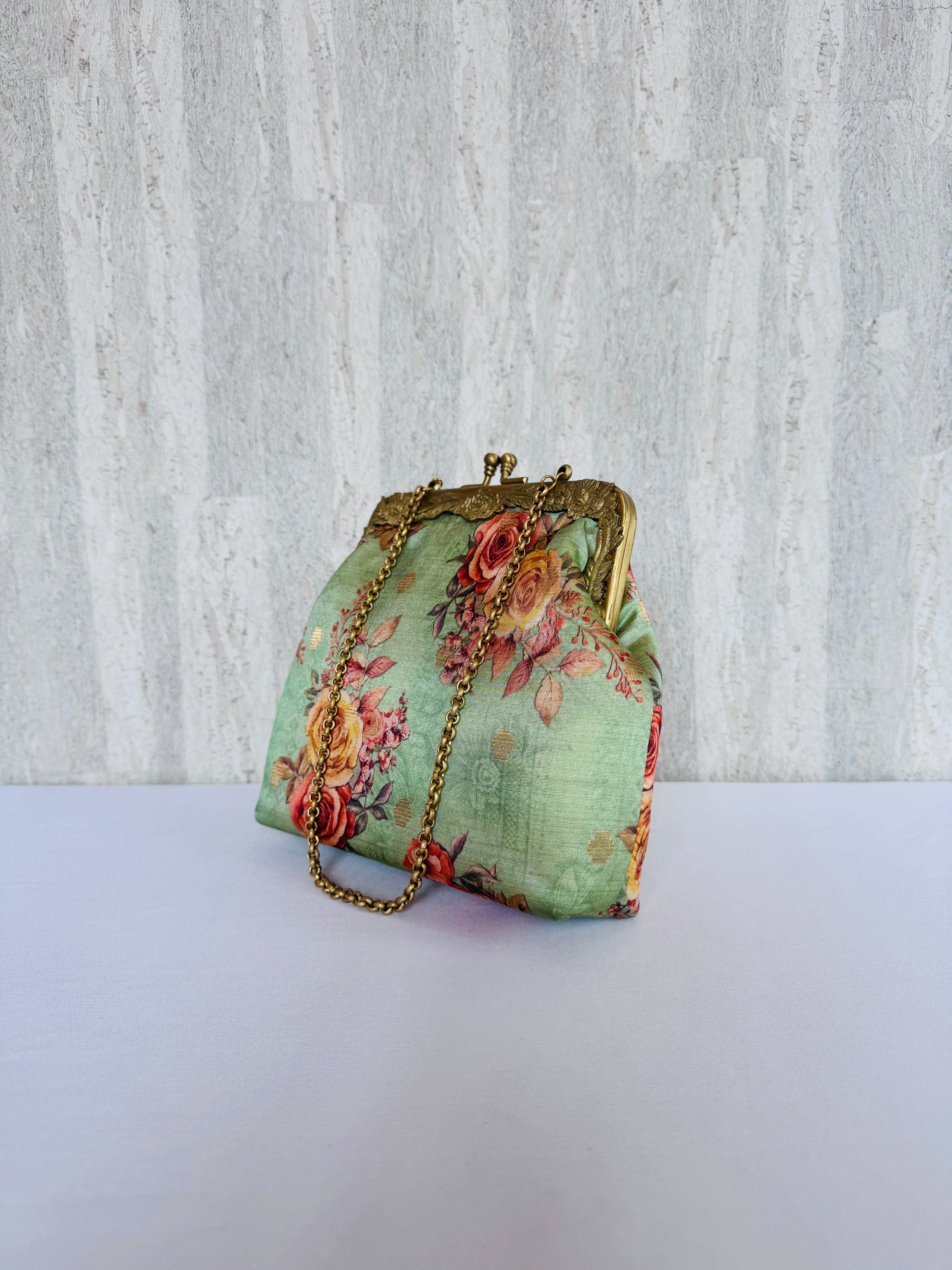 Rose Allure Pista Vintage Clutch