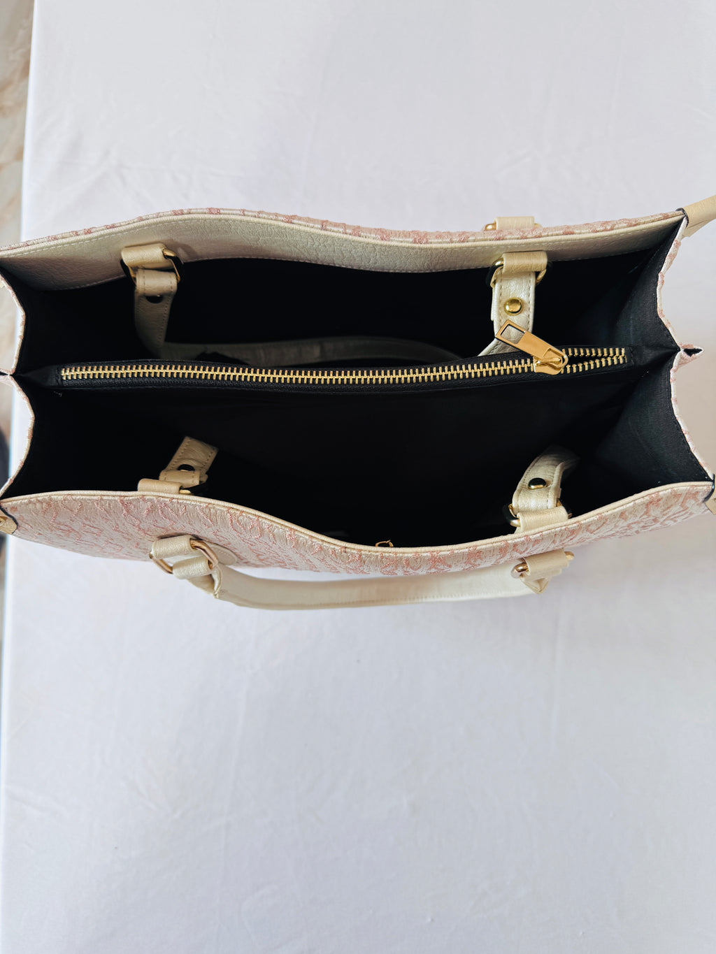 Carnations Book tote