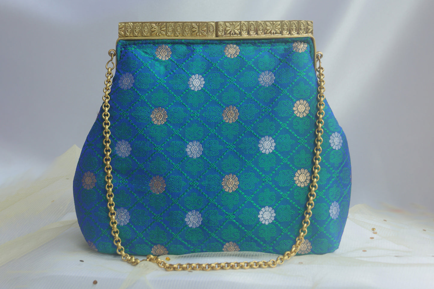 The Royal Darbari Clutch