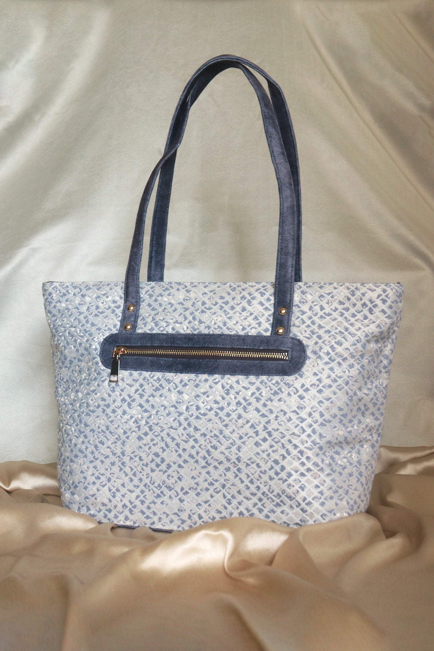 Dainty Delight Tote