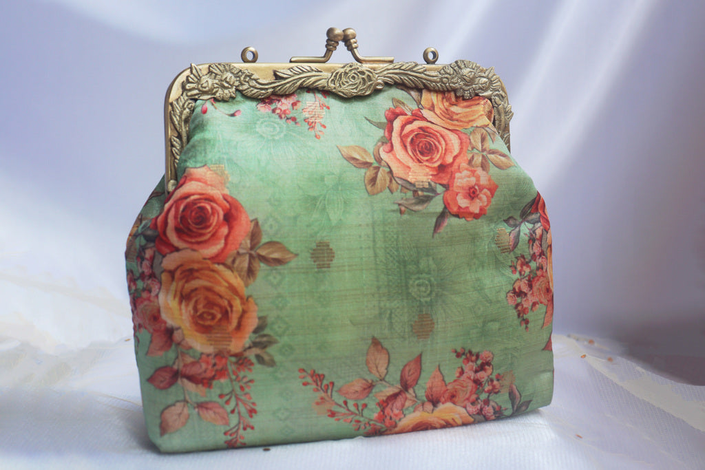 Rose Allure Pista Vintage Clutch