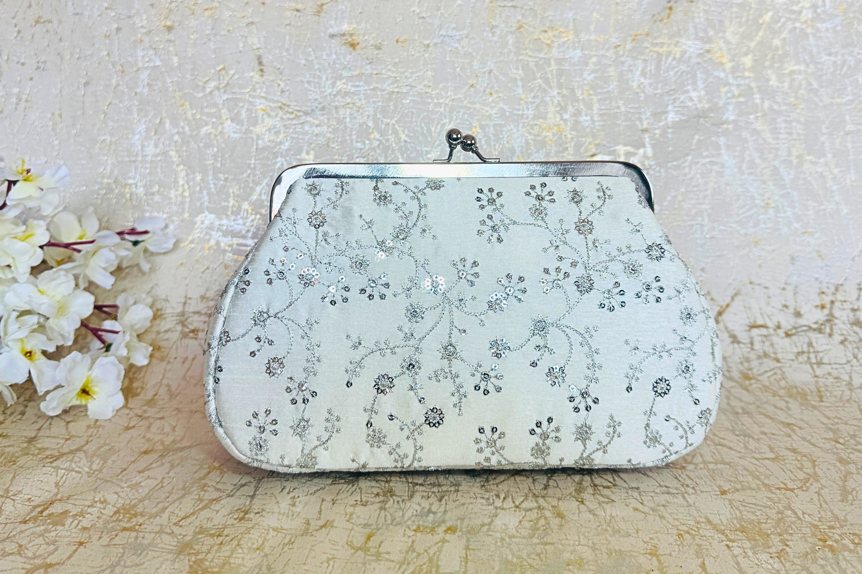 White Beauty Vintage Clutch