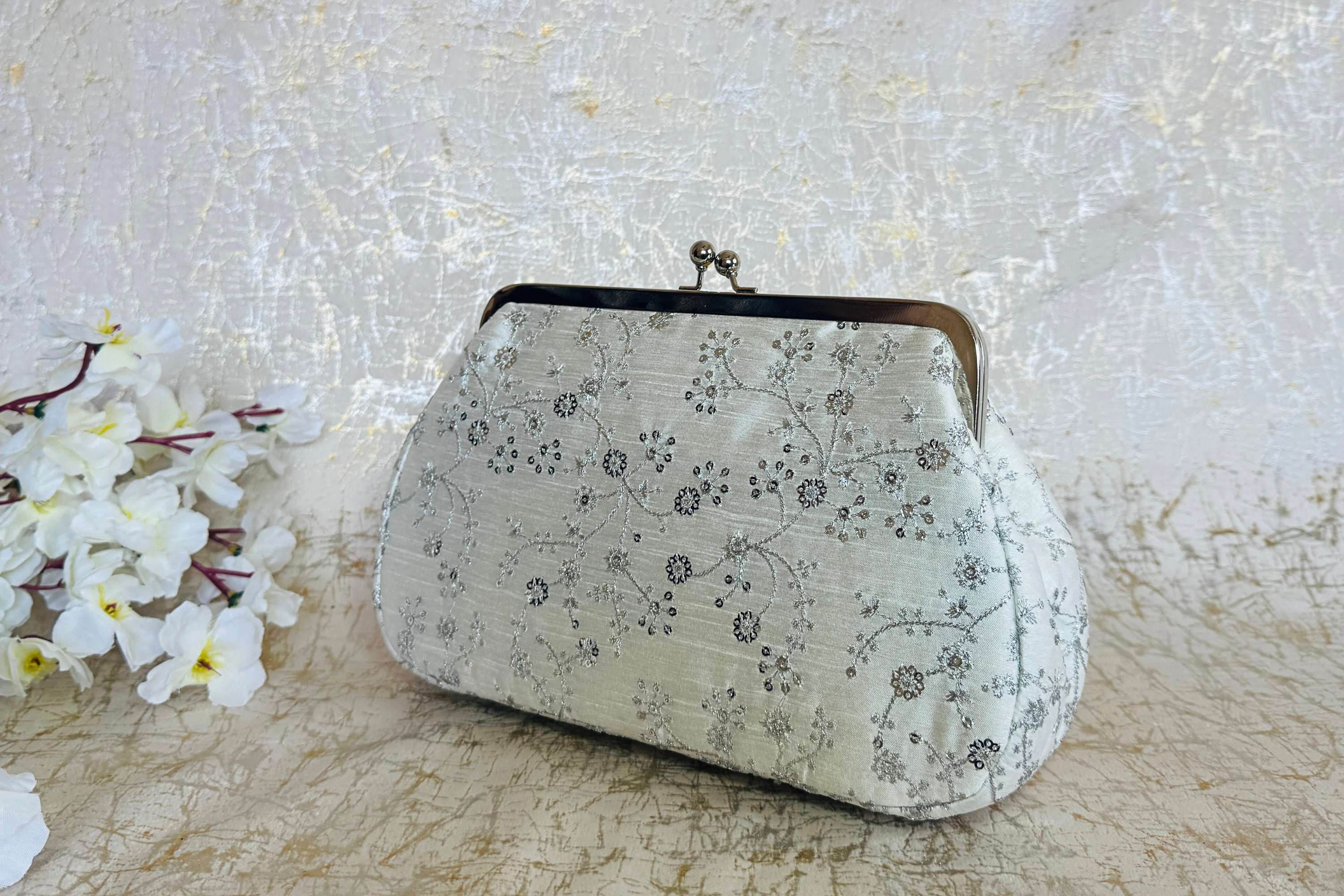 White Beauty Vintage Clutch