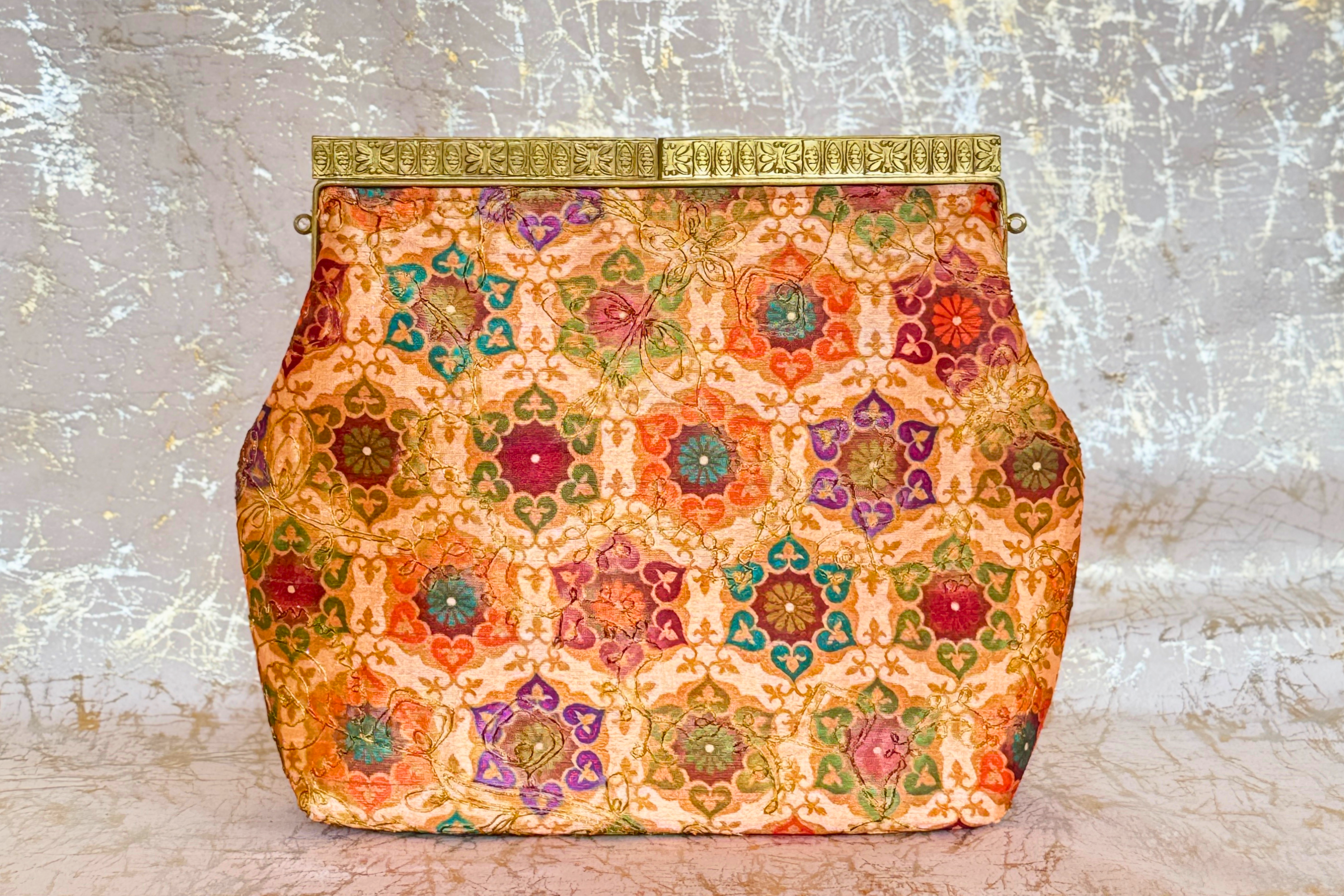 HexaChic Elegance Vintage Clutch